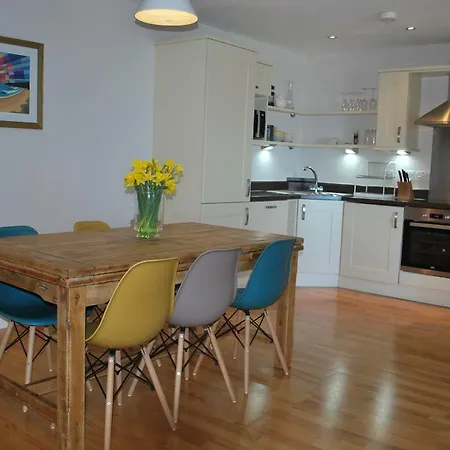 For The Shore, Fistral Newquay - 2 Bed 2 Bath - Private Parking With Garage For 2 Vehicles Apartamento New Quay